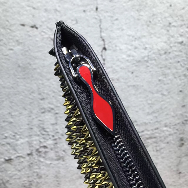 早くも16SS新作の登場です クリスチャン ルブタン コピー Christian Louboutin新作！loubiposh baby pouch